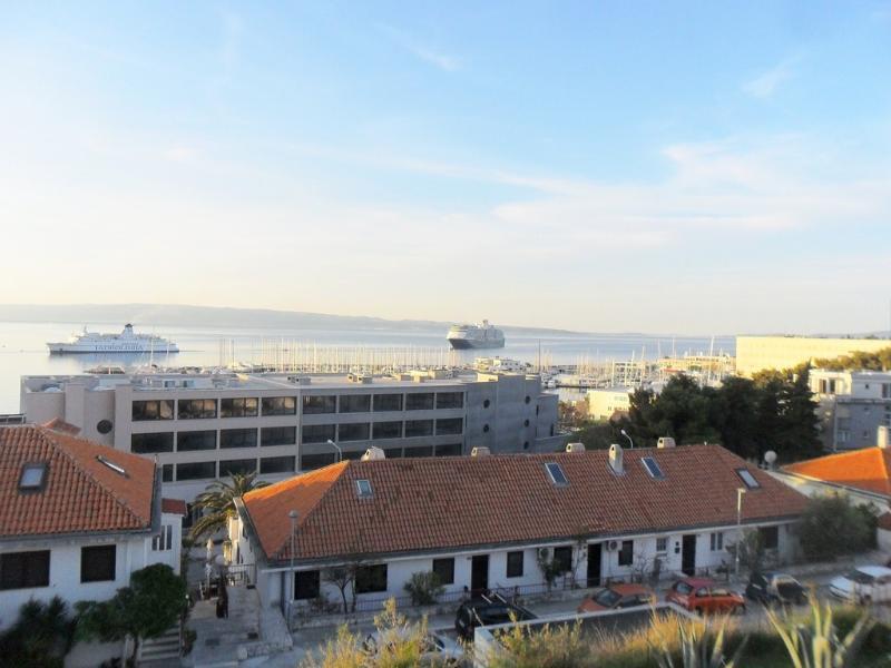 Apartment Kike Split